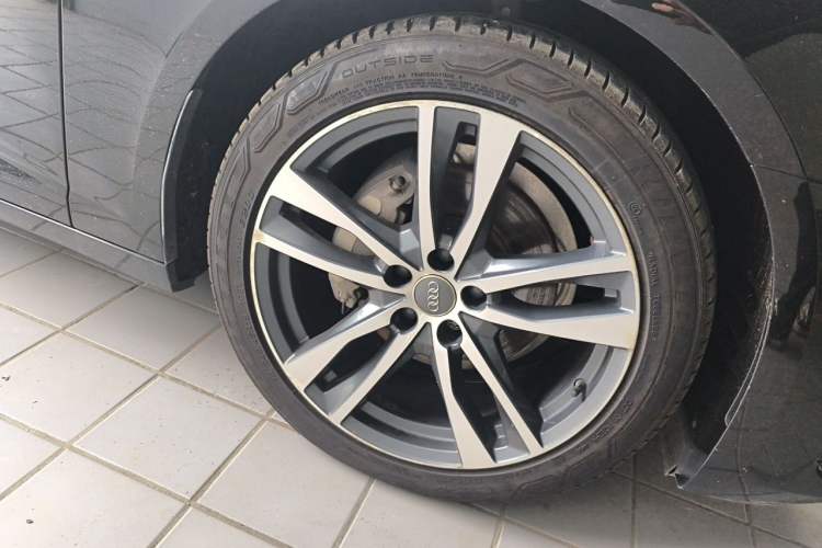 Used Audi A6L 2019 40 TFSI Luxury Prestige Edition Right Front Wheel Hub