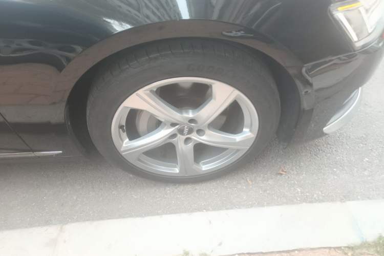 Used Audi A6L 2019 45 TFSI quattro Prestige Elegant Edition Right Front Wheel Hub