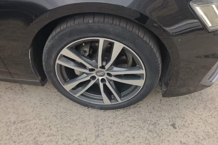 Used Audi A6L 2019 40 TFSI Luxury Dynamic Model Right Front Wheel Hub