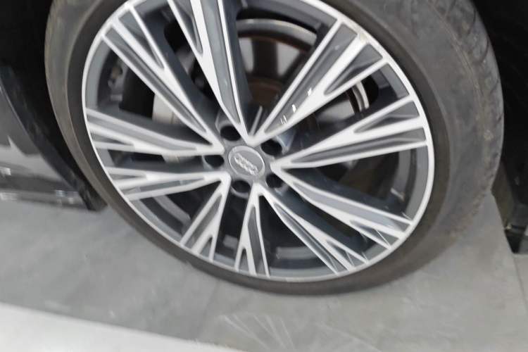 Used Audi A6L 2019 45 TFSI quattro Prestige Dynamic Edition Right Front Wheel Hub