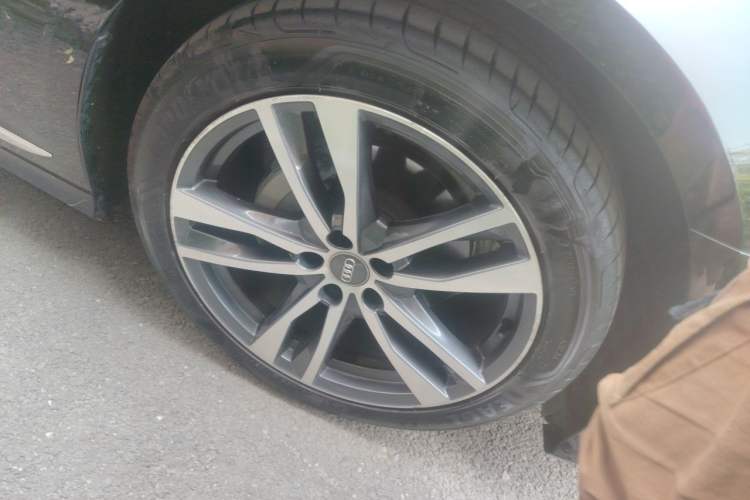 Used Audi A6L 2019 40 TFSI Luxury Dynamic Model Right Front Wheel Hub