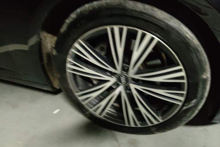 Used Audi A6L 2019 45 TFSI quattro Prestige Elegant Edition Right Front Wheel Hub
