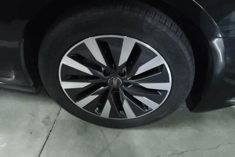 Used Audi A6L 2019 45 TFSI Prestige Elegant Edition Right Front Wheel Hub