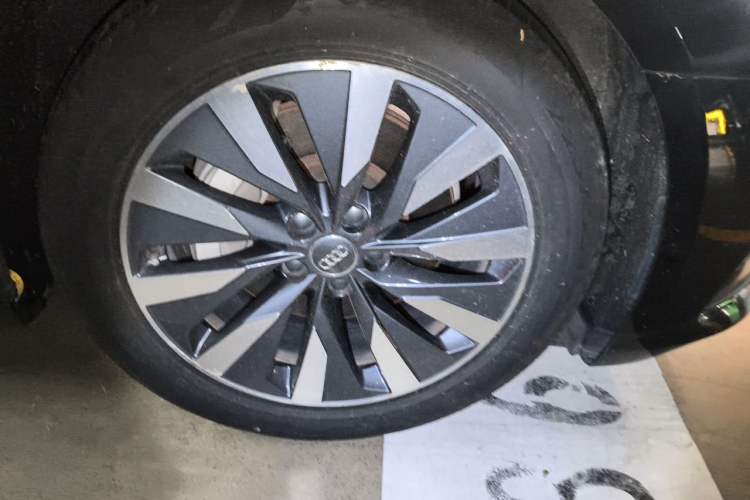 Used Audi A6L 2019 45 TFSI Prestige Elegant Edition Right Front Wheel Hub