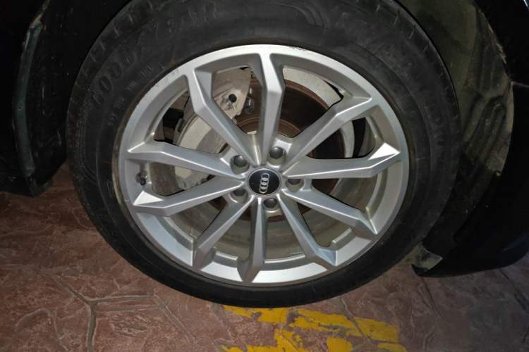 Used Audi A6L 2019 40 TFSI Luxury Prestige Edition Right Front Wheel Hub