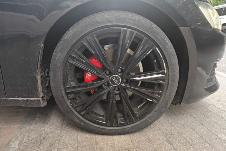 Used Audi A6L 2019 40 TFSI Luxury Prestige Edition Right Front Wheel Hub