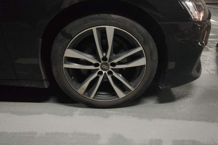 Used Audi A6L 2019 40 TFSI Luxury Dynamic Model Right Front Wheel Hub