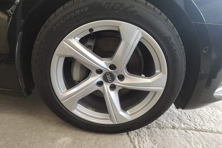 Used Audi A6L 2019 45 TFSI quattro Prestige Elegant Edition Right Front Wheel Hub
