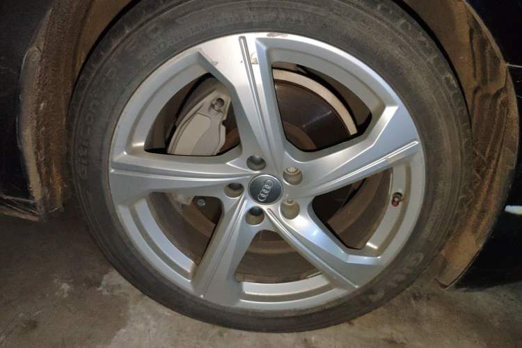 Used Audi A6L 2019 45 TFSI quattro Prestige Edition Right Front Wheel Hub