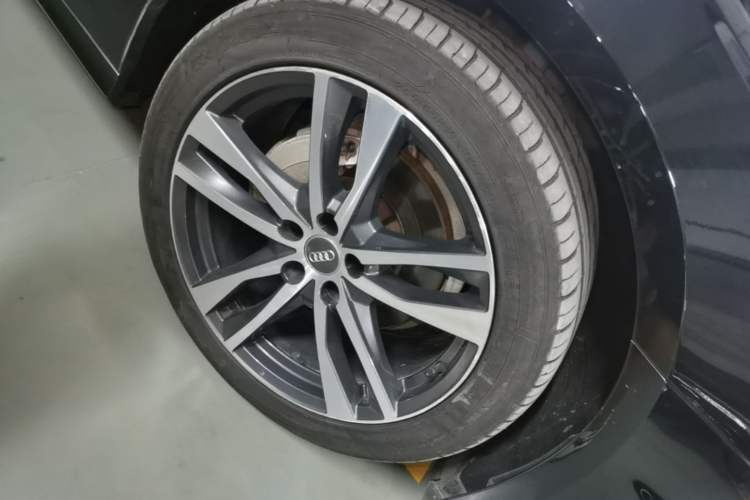 Used Audi A6L 2019 40 TFSI Luxury Dynamic Model Right Front Wheel Hub