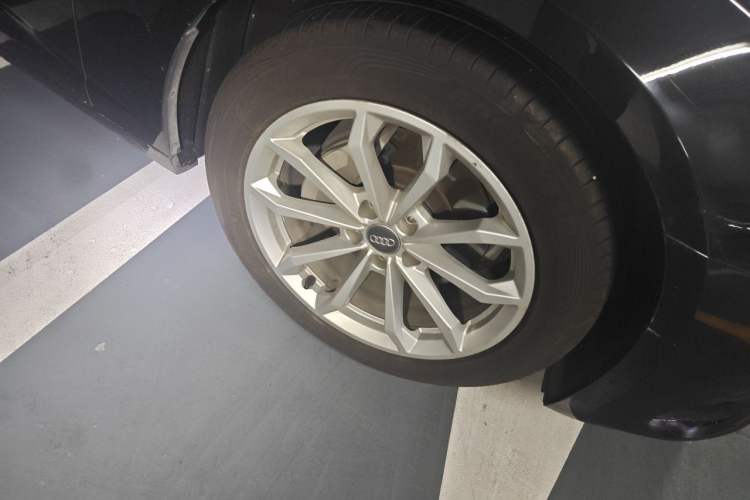 Used Audi A6L 2019 40 TFSI Luxury Prestige Edition Right Front Wheel Hub