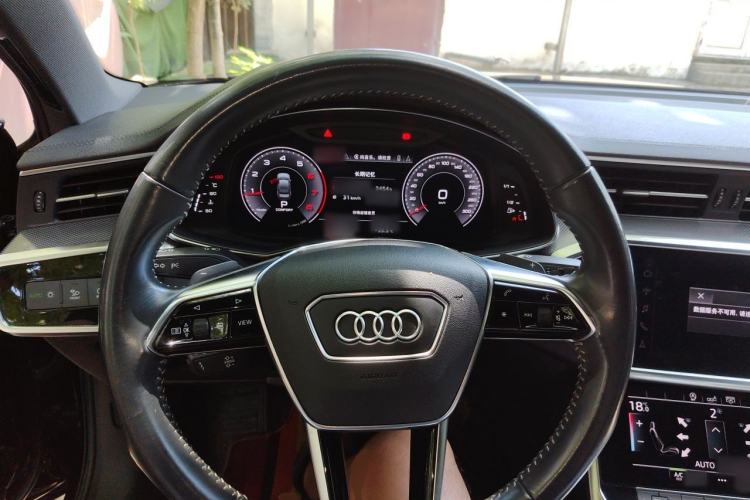 Used Audi A6L 2019 40 TFSI Luxury Dynamic Model Steering Wheel