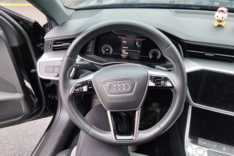 Used Audi A6L 2019 40 TFSI Luxury Dynamic Model Steering Wheel
