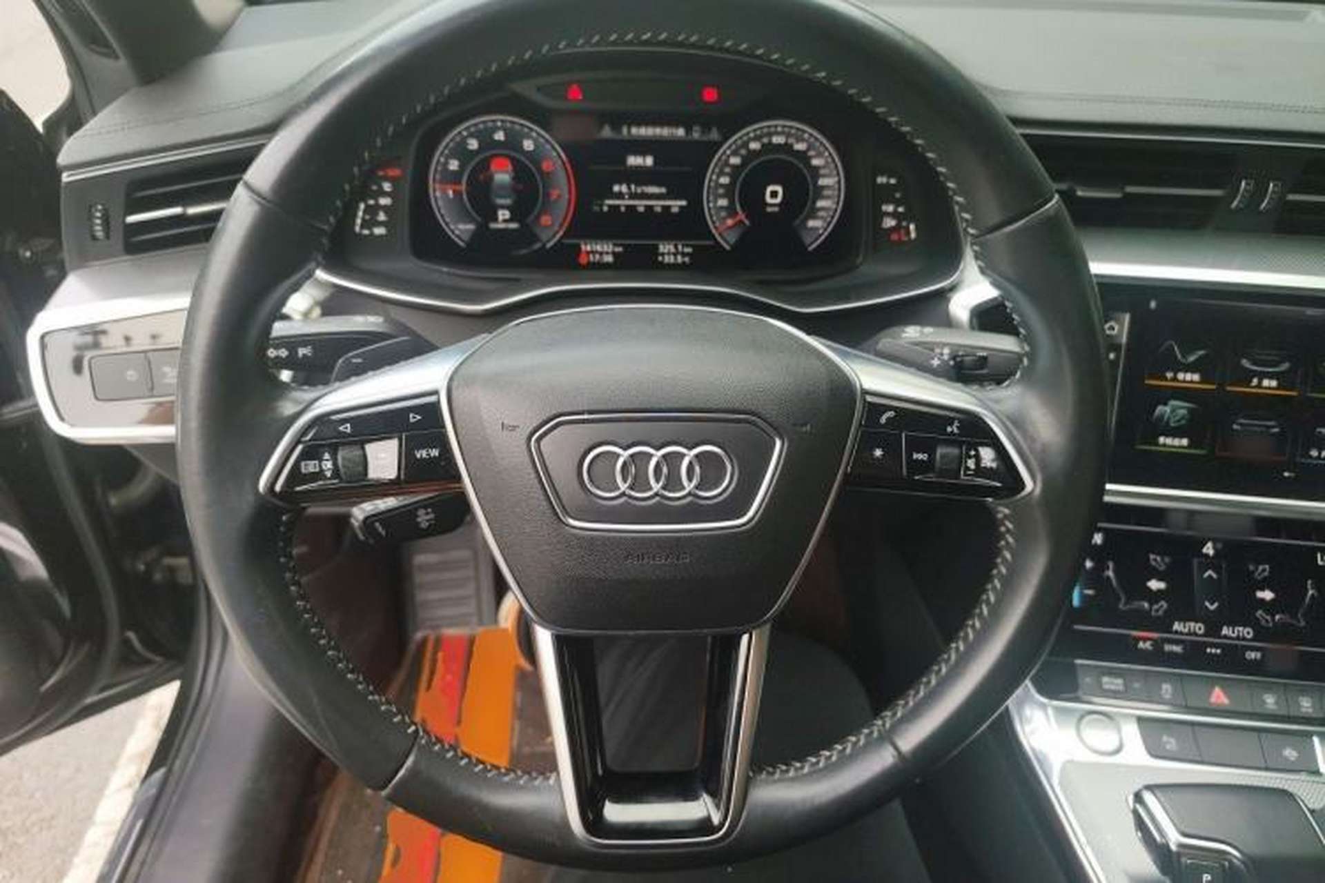 Used Audi A6L 2019 40 TFSI Luxury Dynamic Model Steering Wheel