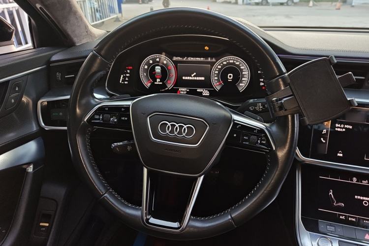 Used Audi A6L 2019 40 TFSI Luxury Dynamic Model Steering Wheel