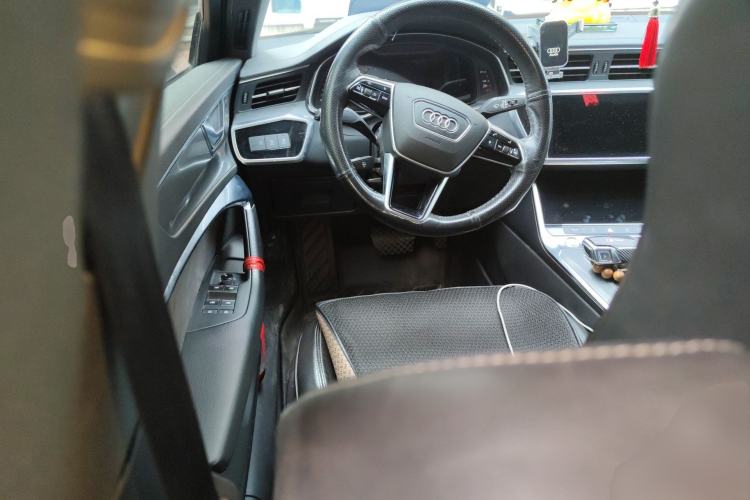 Used Audi A6L 2019 40 TFSI Luxury Dynamic Model Steering Wheel