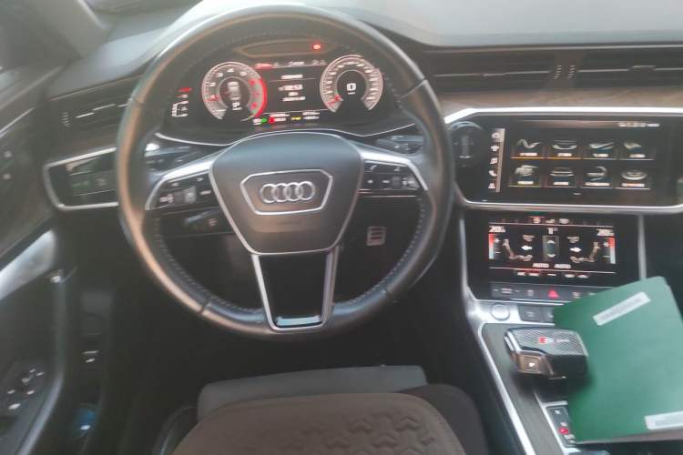 Used Audi A6L 2019 40 TFSI Luxury Dynamic Model Steering Wheel