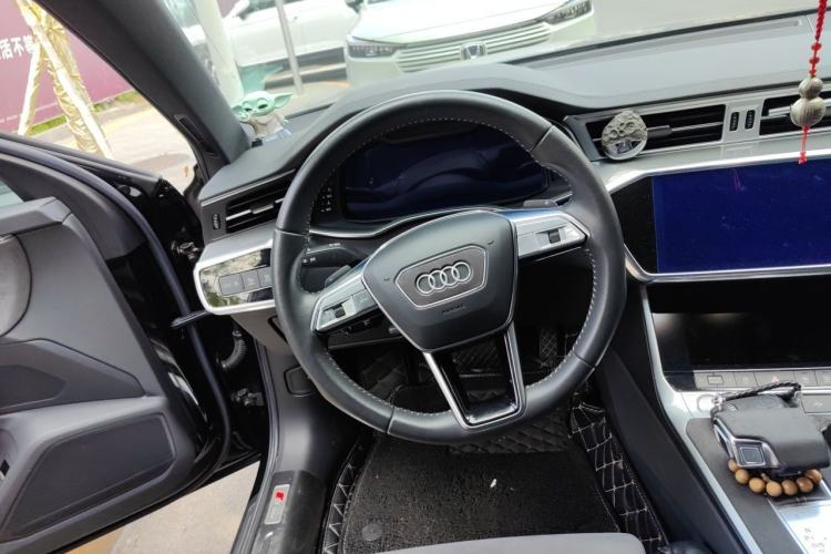 Used Audi A6L 2019 40 TFSI Luxury Dynamic Model Steering Wheel