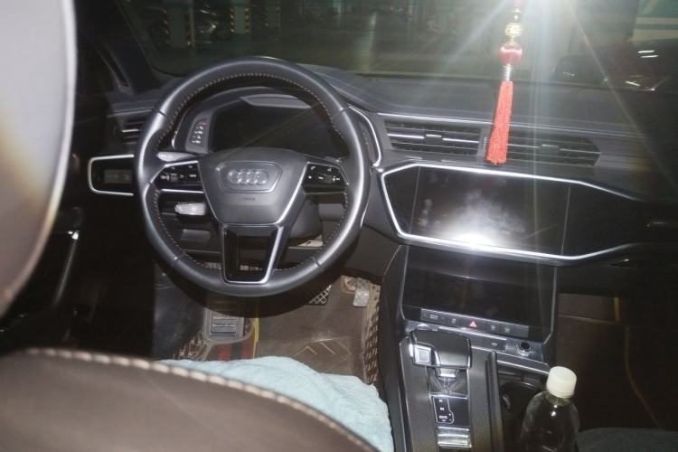 Used Audi A6L 2019 40 TFSI Luxury Dynamic Model Steering Wheel