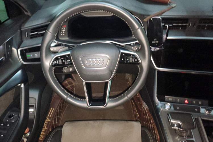 Used Audi A6L 2019 40 TFSI Luxury Dynamic Model Steering Wheel