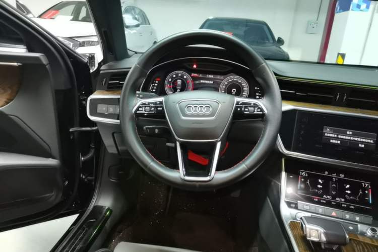 Used Audi A6L 2019 40 TFSI Luxury Dynamic Model Steering Wheel