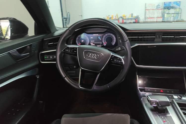 Used Audi A6L 2019 40 TFSI Luxury Dynamic Model Steering Wheel