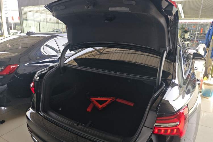 Used Audi A6L 2019 40 TFSI Luxury Prestige Edition Trunk