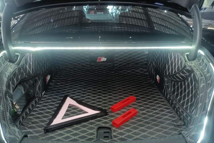 Used Audi A6L 2019 40 TFSI Luxury Dynamic Model Trunk