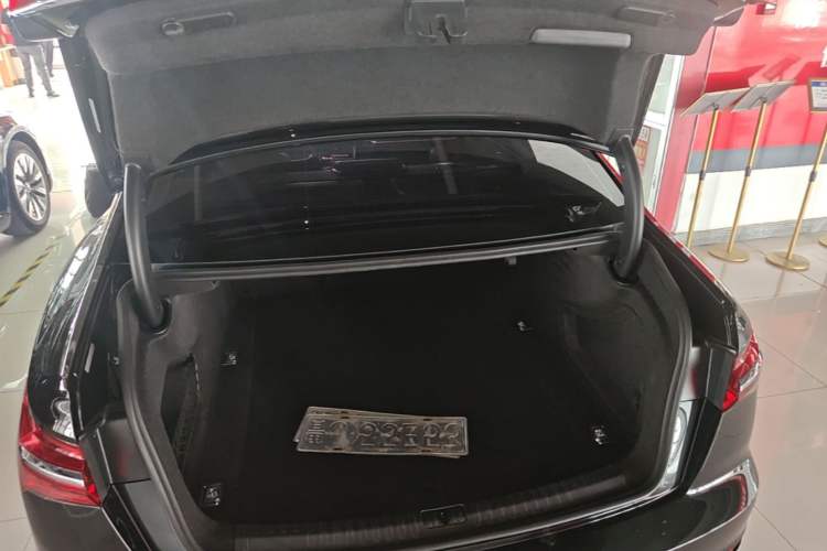 Used Audi A6L 2019 40 TFSI Luxury Prestige Edition Trunk