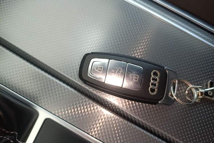 Used Audi A6L 2019 40 TFSI Luxury Dynamic Model Vehicle Key