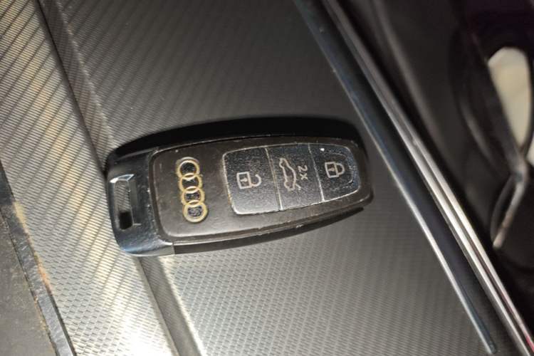 Used Audi A6L 2019 40 TFSI Luxury Prestige Edition Vehicle Key