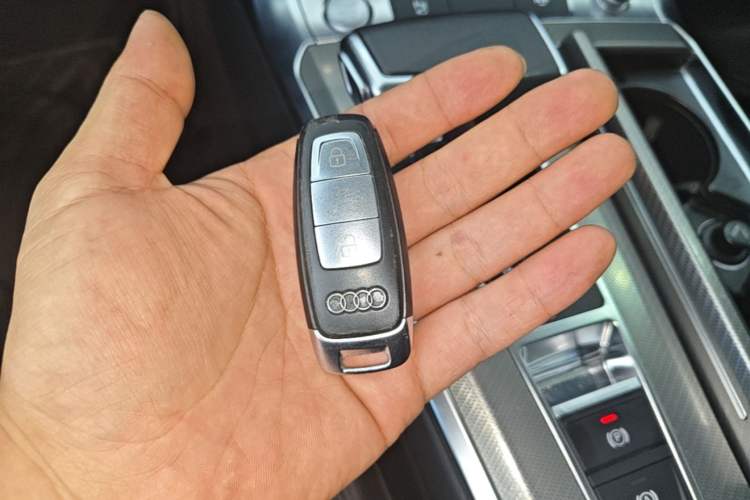 Used Audi A6L 2019 40 TFSI Luxury Prestige Edition Vehicle Key