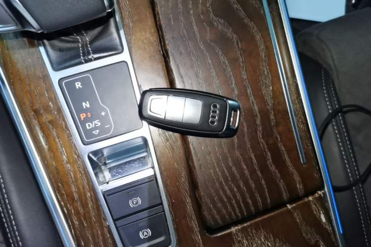 Used Audi A6L 2019 40 TFSI Luxury Dynamic Model Vehicle Key