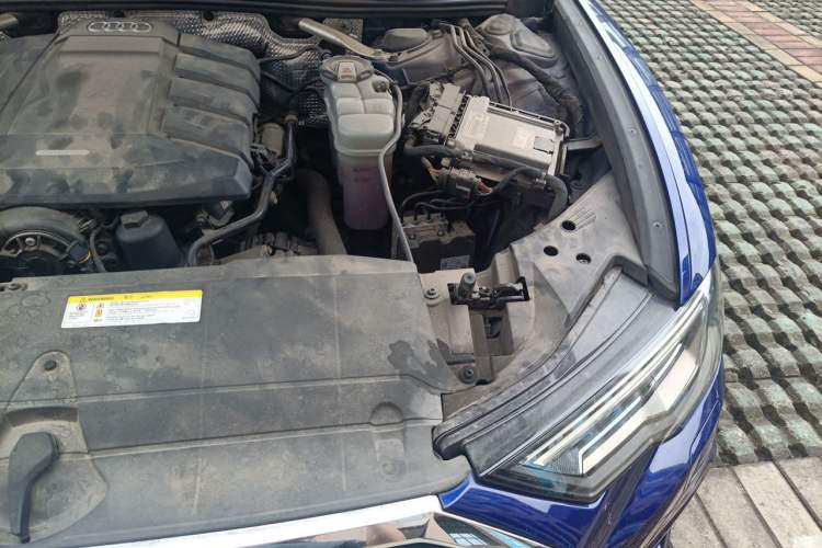 Used Audi A6L 2019 40 TFSI Luxury Dynamic Model Engine Bay Left