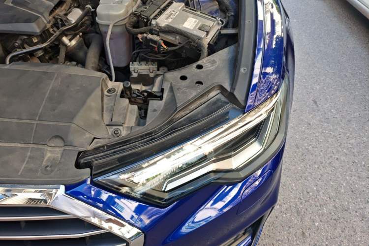 Used Audi A6L 2019 40 TFSI Luxury Dynamic Model Engine Bay Left