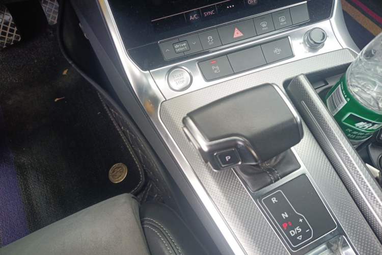 Used Audi A6L 2019 40 TFSI Luxury Dynamic Model Gear Lever