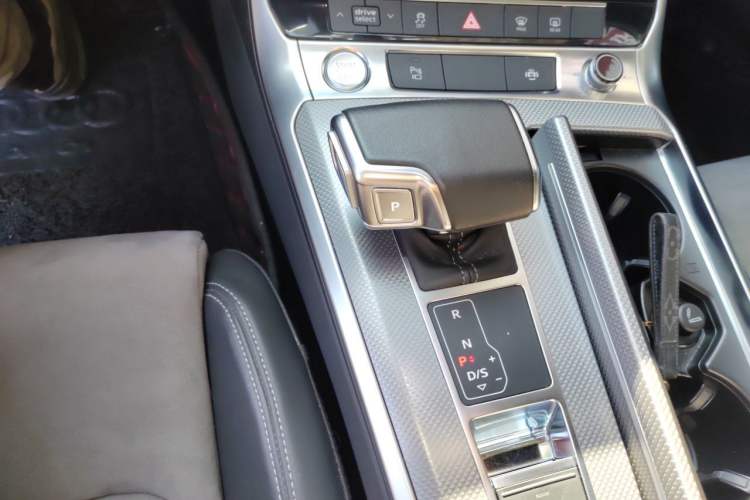 Used Audi A6L 2019 40 TFSI Luxury Dynamic Model Gear Lever