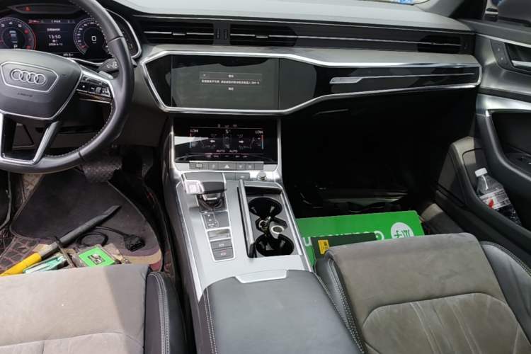 Used Audi A6L 2019 40 TFSI Luxury Dynamic Model Gear Lever