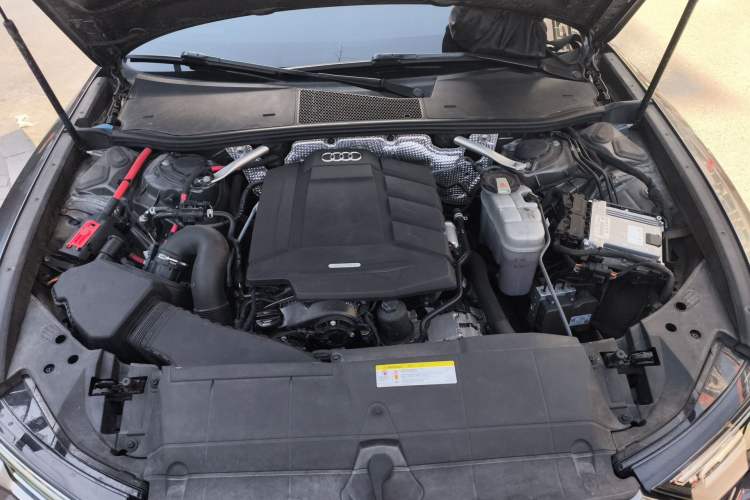 Used Audi A6L 2019 40 TFSI Luxury Dynamic Model Engine Bay