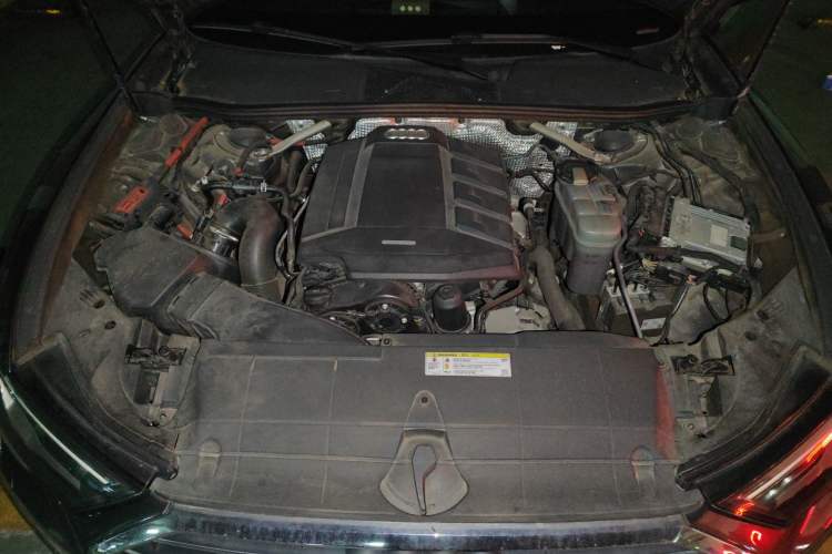 Used Audi A6L 2019 40 TFSI Luxury Dynamic Model Engine Bay
