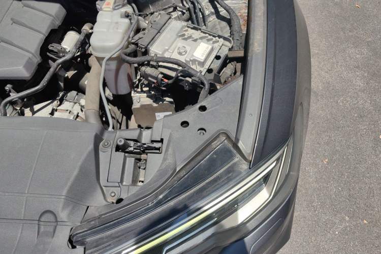 Used Audi A6L 2019 45 TFSI Prestige Dynamic Edition Engine Bay Left