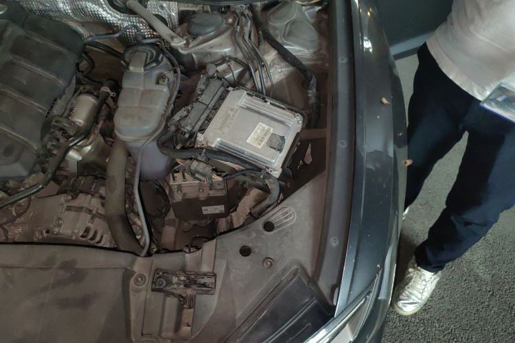 Used Audi A6L 2019 40 TFSI Luxury Dynamic Model Engine Bay Left