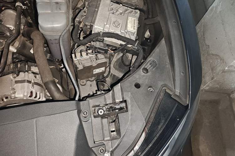 Used Audi A6L 2019 45 TFSI Prestige Dynamic Edition Engine Bay Left