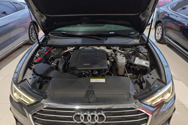 Used Audi A6L 2019 40 TFSI Luxury Dynamic Model Engine Bay