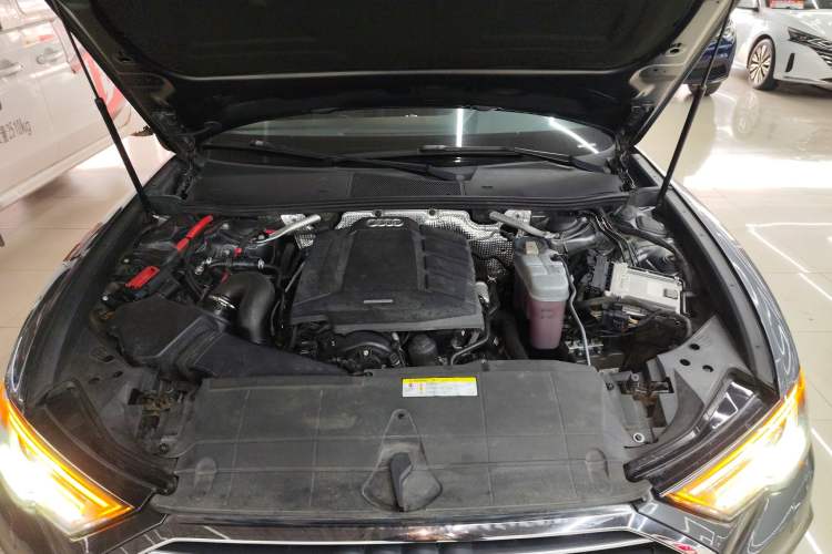 Used Audi A6L 2019 40 TFSI Luxury Dynamic Model Engine Bay