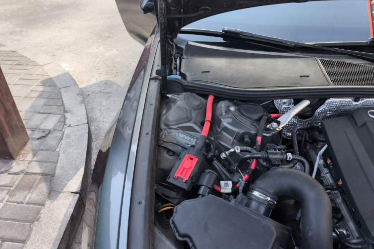 Used Audi A6L 2019 40 TFSI Luxury Dynamic Model Engine Bay Right