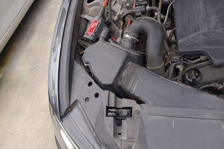 Used Audi A6L 2019 40 TFSI Luxury Dynamic Model Engine Bay Right