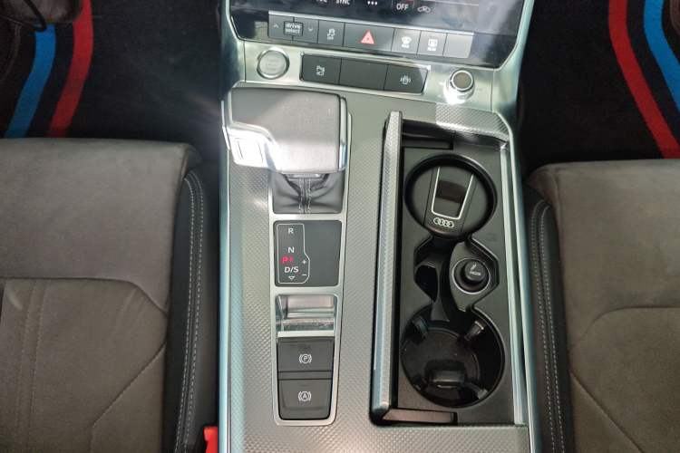 Used Audi A6L 2019 40 TFSI Luxury Dynamic Model Gear Lever