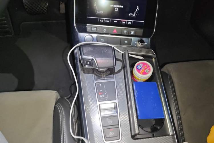 Used Audi A6L 2019 40 TFSI Luxury Dynamic Model Gear Lever