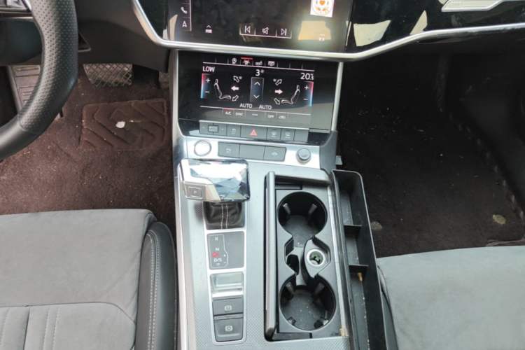 Used Audi A6L 2019 40 TFSI Luxury Dynamic Model Gear Lever